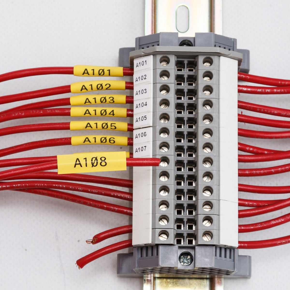 M21125C342 - Manga termocontráctil continua blanca de 0.125" x 7' para impresoras M21